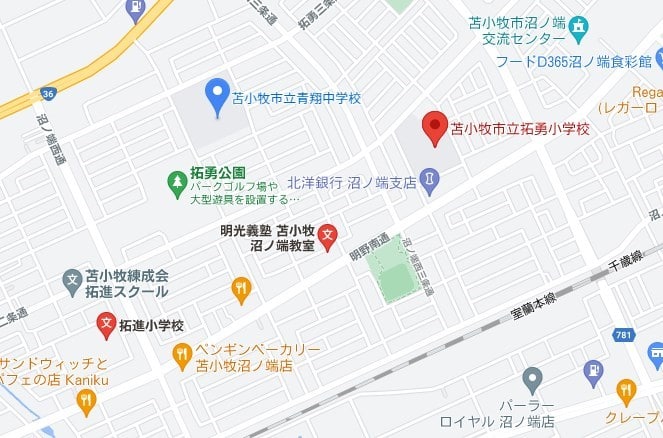 青翔中学校付近の小学校の地図